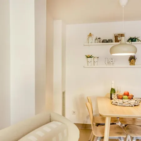 Apartment Ground Floor In Centre Of