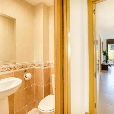 Ground Floor In Centre Of Apartment