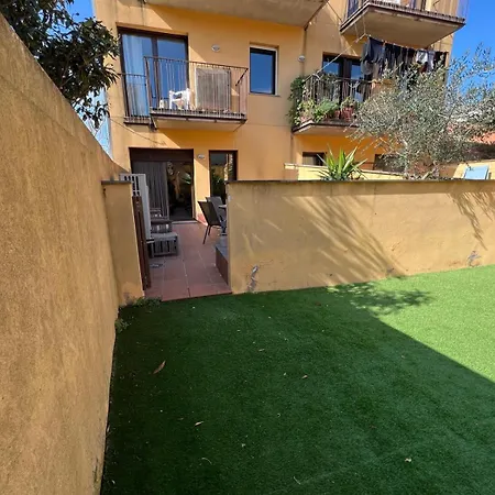 Ground Floor In Centre Of Apartment *